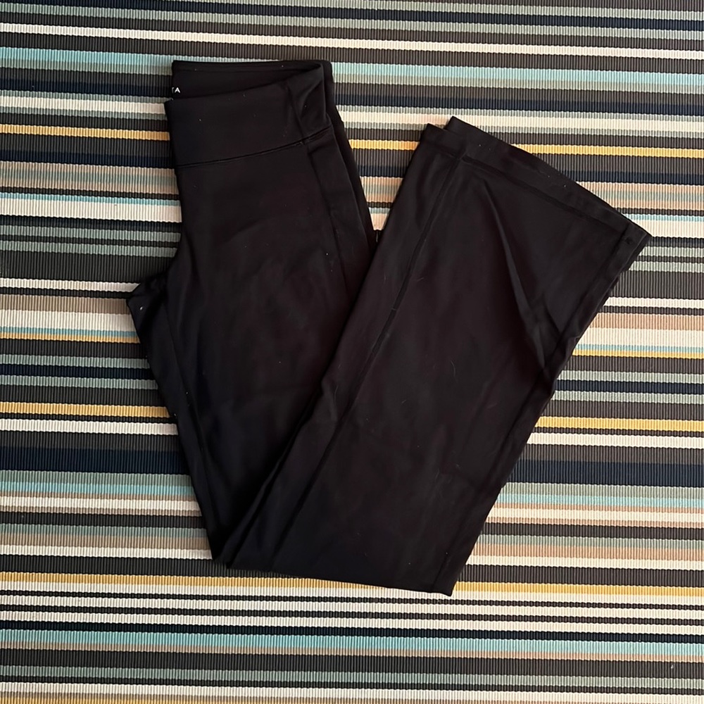 Athleta kick booty flare